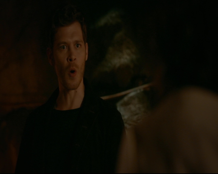 vampirediariesworld-dot-nl_TheOriginals5x05DontItJustBreakYourHeart01065.jpg