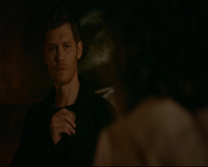 vampirediariesworld-dot-nl_TheOriginals5x05DontItJustBreakYourHeart01091.jpg