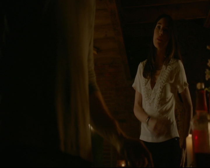 vampirediariesworld-dot-nl_TheOriginals5x05DontItJustBreakYourHeart01100.jpg