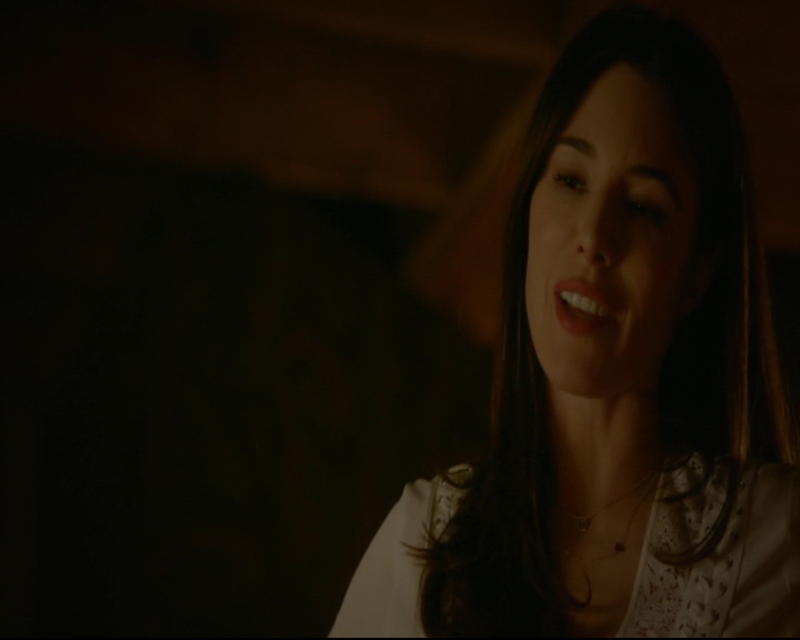 vampirediariesworld-dot-nl_TheOriginals5x05DontItJustBreakYourHeart01109.jpg