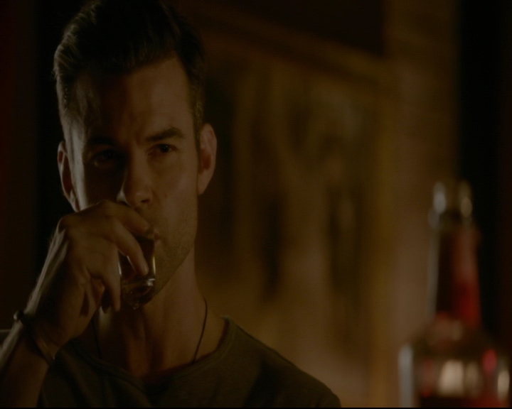 vampirediariesworld-dot-nl_TheOriginals5x05DontItJustBreakYourHeart01112.jpg