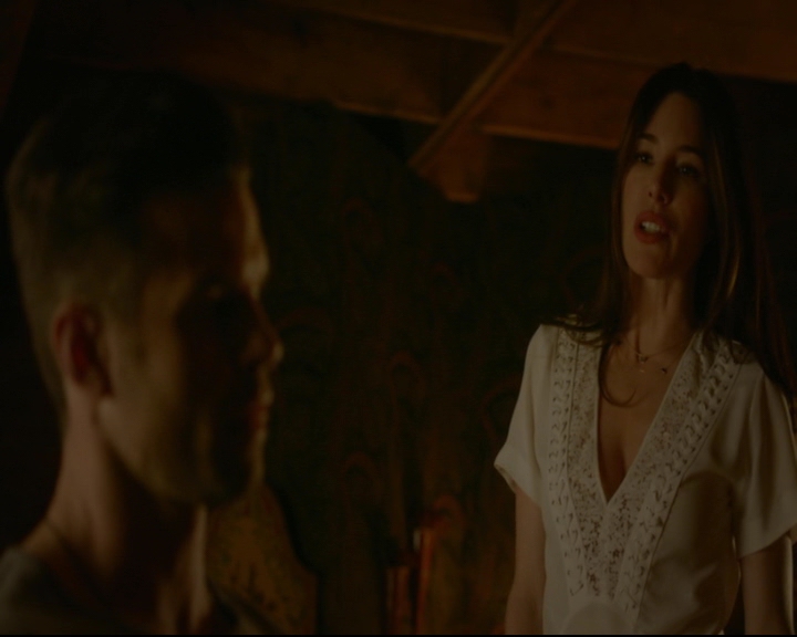 vampirediariesworld-dot-nl_TheOriginals5x05DontItJustBreakYourHeart01133.jpg