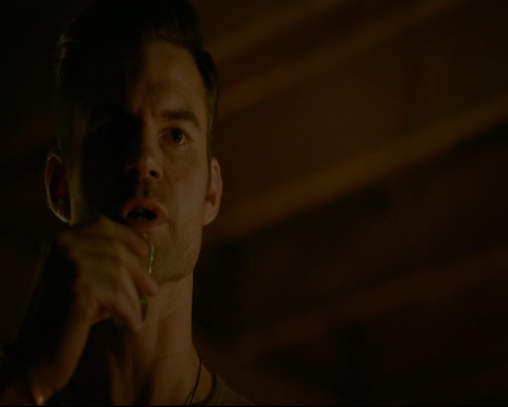 vampirediariesworld-dot-nl_TheOriginals5x05DontItJustBreakYourHeart01149.jpg