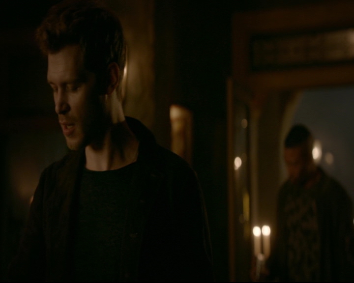 vampirediariesworld-dot-nl_TheOriginals5x05DontItJustBreakYourHeart01176.jpg