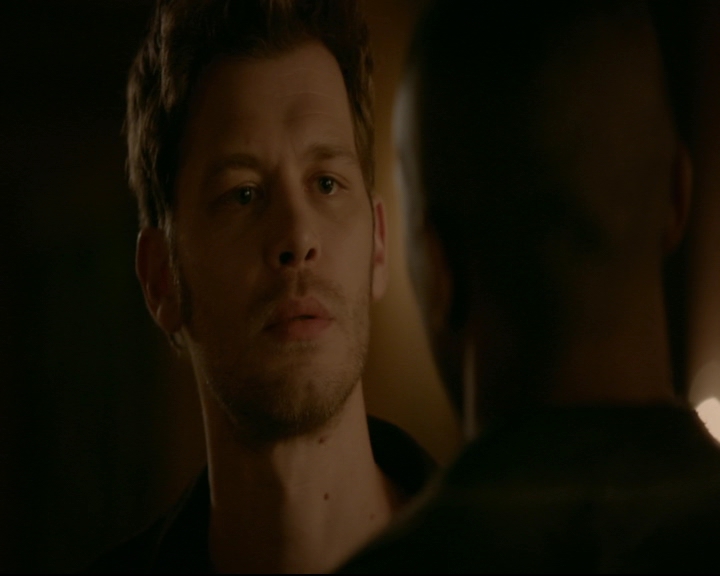 vampirediariesworld-dot-nl_TheOriginals5x05DontItJustBreakYourHeart01215.jpg