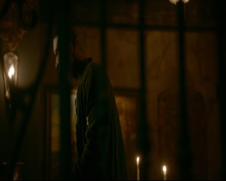 vampirediariesworld-dot-nl_TheOriginals5x05DontItJustBreakYourHeart01227.jpg