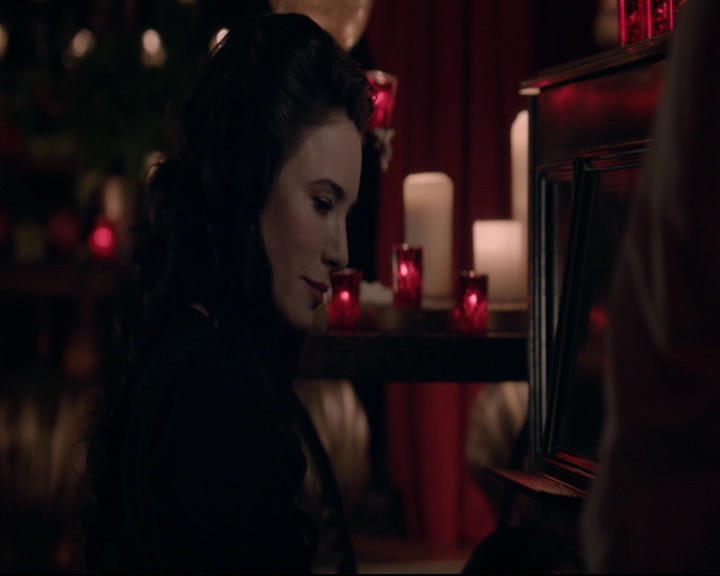 vampirediariesworld-dot-nl_TheOriginals5x05DontItJustBreakYourHeart01796.jpg