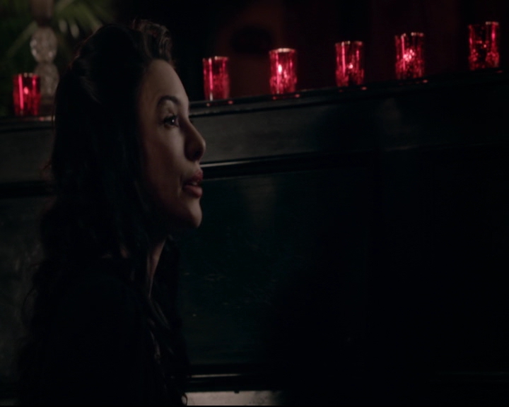 vampirediariesworld-dot-nl_TheOriginals5x05DontItJustBreakYourHeart01842.jpg