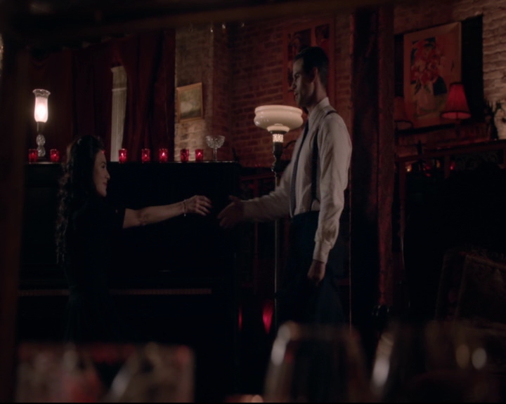 vampirediariesworld-dot-nl_TheOriginals5x05DontItJustBreakYourHeart01851.jpg