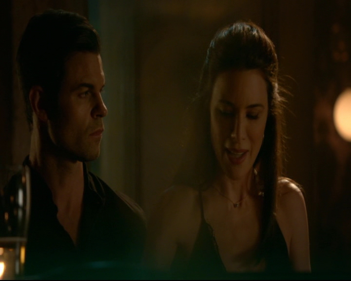 vampirediariesworld-dot-nl_TheOriginals5x05DontItJustBreakYourHeart01861.jpg