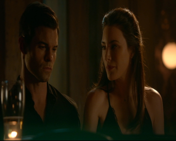 vampirediariesworld-dot-nl_TheOriginals5x05DontItJustBreakYourHeart01877.jpg