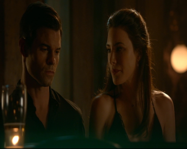 vampirediariesworld-dot-nl_TheOriginals5x05DontItJustBreakYourHeart01878.jpg