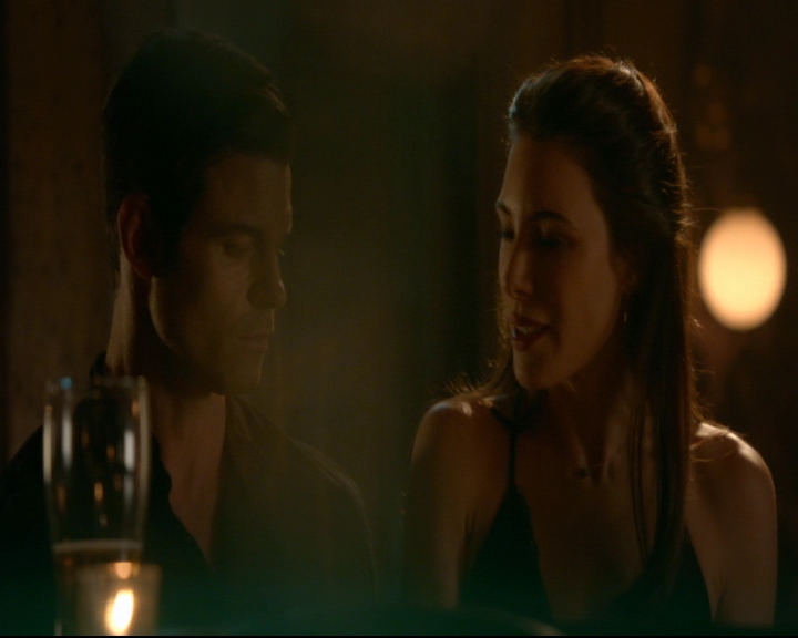 vampirediariesworld-dot-nl_TheOriginals5x05DontItJustBreakYourHeart01883.jpg