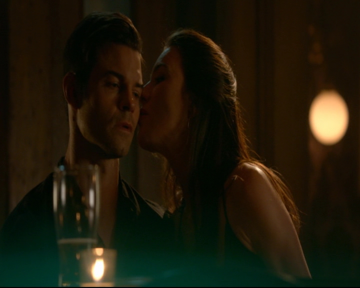 vampirediariesworld-dot-nl_TheOriginals5x05DontItJustBreakYourHeart01905.jpg