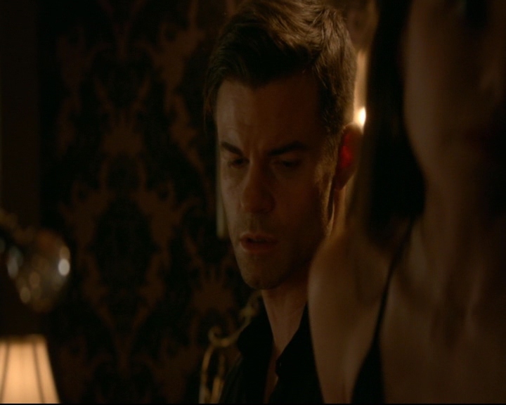 vampirediariesworld-dot-nl_TheOriginals5x05DontItJustBreakYourHeart01908.jpg