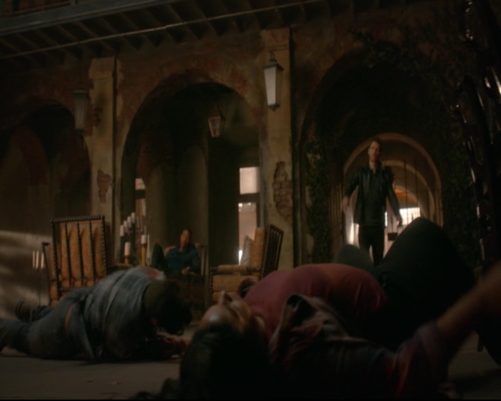 vampirediariesworld-dot-nl_TheOriginals5x05DontItJustBreakYourHeart01918.jpg