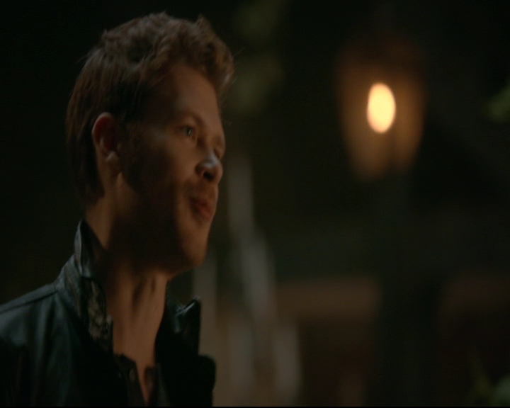 vampirediariesworld-dot-nl_TheOriginals5x05DontItJustBreakYourHeart01949.jpg