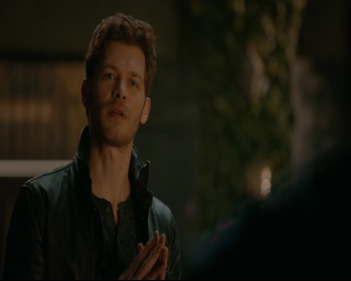 vampirediariesworld-dot-nl_TheOriginals5x05DontItJustBreakYourHeart01957.jpg