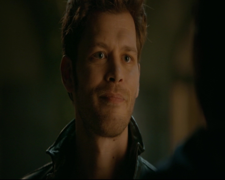 vampirediariesworld-dot-nl_TheOriginals5x05DontItJustBreakYourHeart01972.jpg