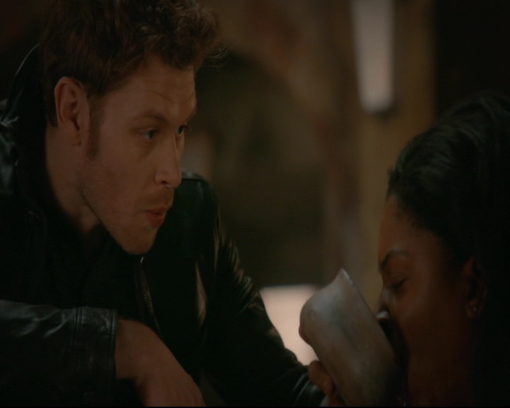 vampirediariesworld-dot-nl_TheOriginals5x05DontItJustBreakYourHeart01985.jpg