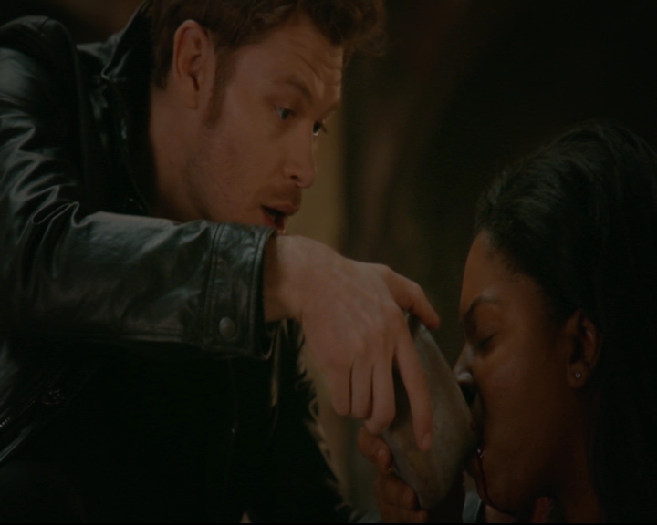 vampirediariesworld-dot-nl_TheOriginals5x05DontItJustBreakYourHeart01987.jpg