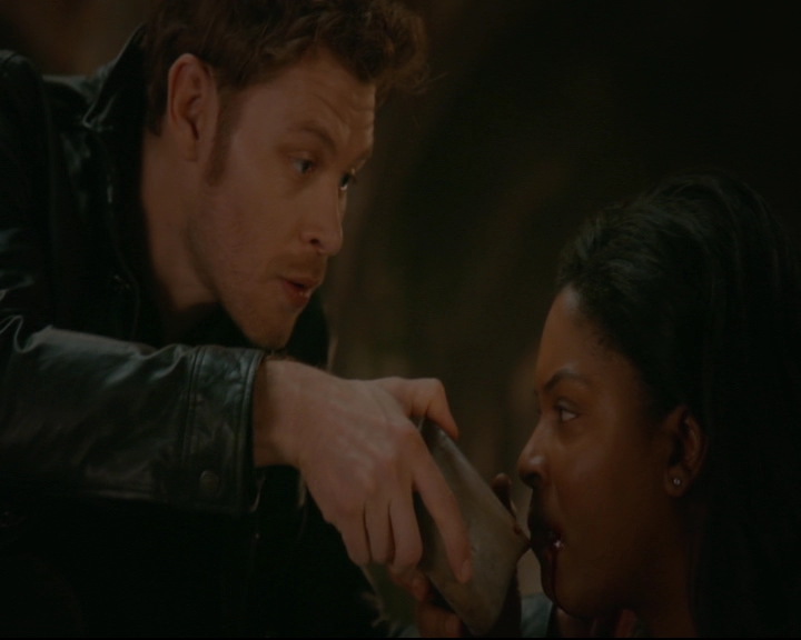 vampirediariesworld-dot-nl_TheOriginals5x05DontItJustBreakYourHeart01988.jpg