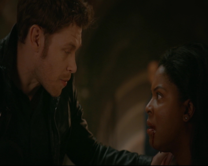 vampirediariesworld-dot-nl_TheOriginals5x05DontItJustBreakYourHeart01989.jpg