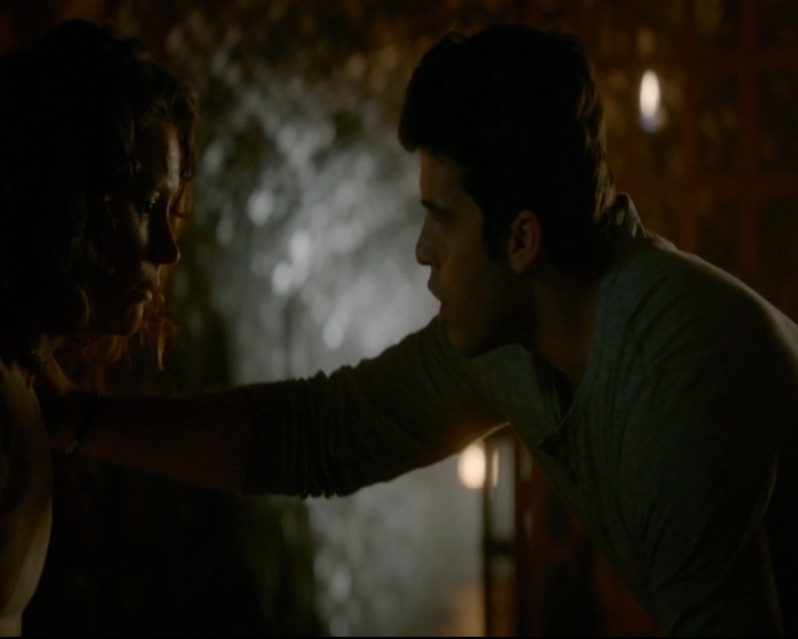 vampirediariesworld-dot-nl_TheOriginals5x05DontItJustBreakYourHeart02023.jpg