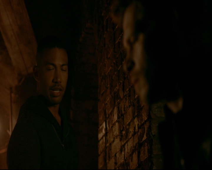 vampirediariesworld-dot-nl_TheOriginals5x05DontItJustBreakYourHeart02140.jpg