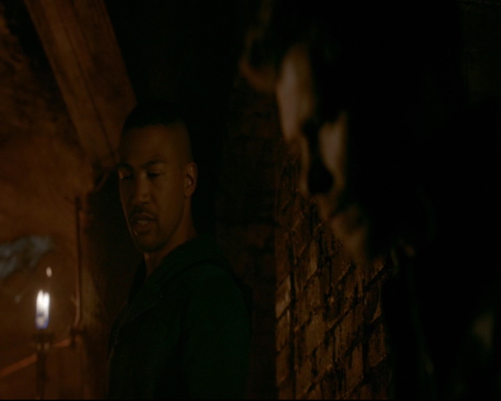 vampirediariesworld-dot-nl_TheOriginals5x05DontItJustBreakYourHeart02154.jpg