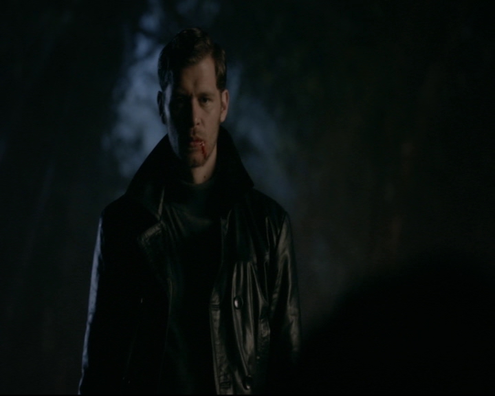 vampirediariesworld-dot-nl_TheOriginals5x05DontItJustBreakYourHeart02246.jpg