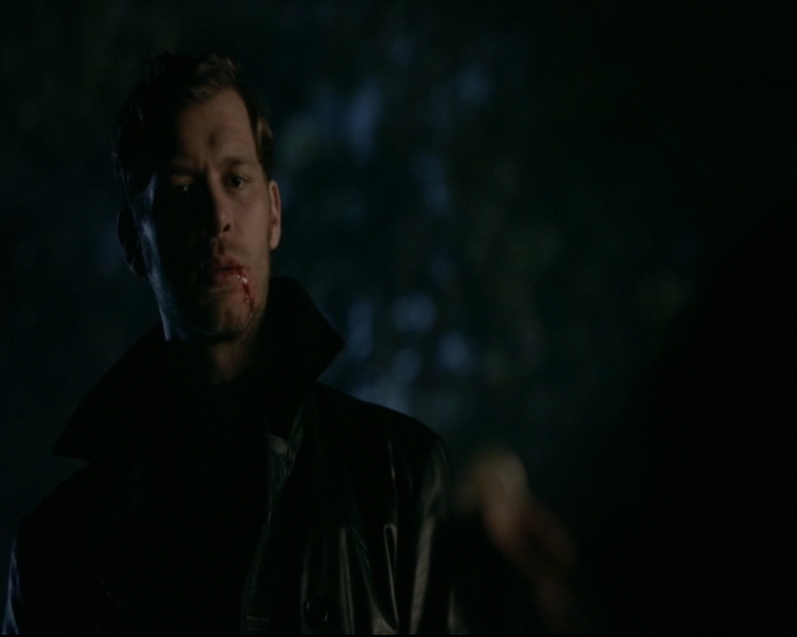 vampirediariesworld-dot-nl_TheOriginals5x05DontItJustBreakYourHeart02254.jpg