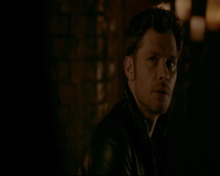 vampirediariesworld-dot-nl_TheOriginals5x05DontItJustBreakYourHeart02260.jpg