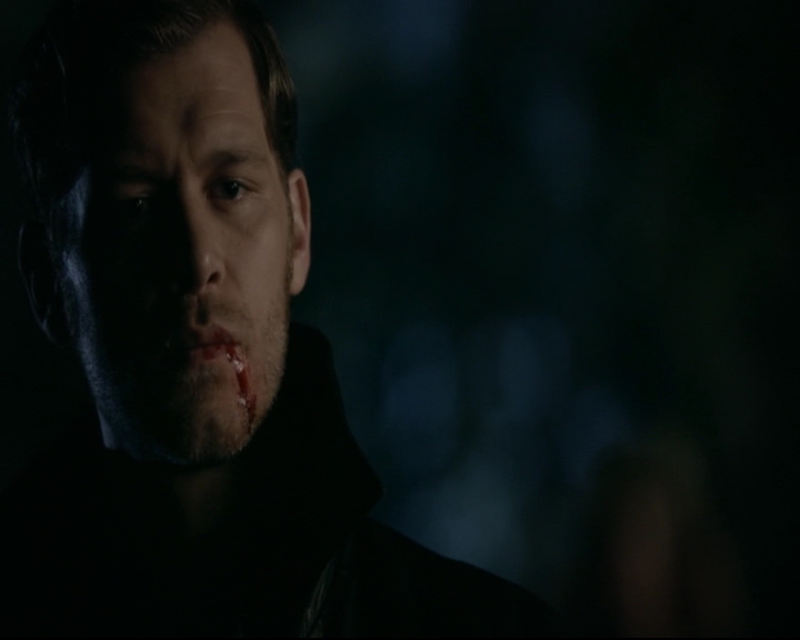 vampirediariesworld-dot-nl_TheOriginals5x05DontItJustBreakYourHeart02266.jpg