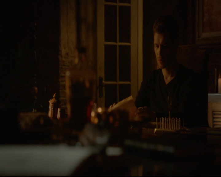 vampirediariesworld-dot-nl_TheOriginals5x07GodsGonnaTroubleTheWater00112.jpg