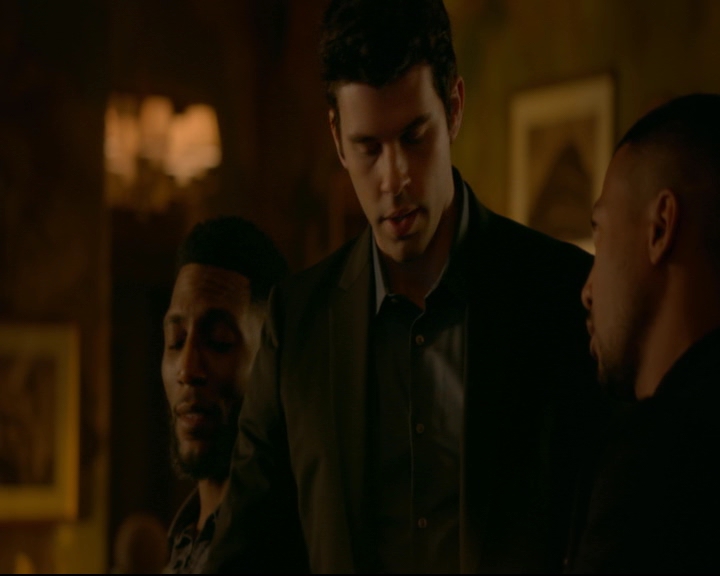 vampirediariesworld-dot-nl_TheOriginals5x07GodsGonnaTroubleTheWater00138.jpg