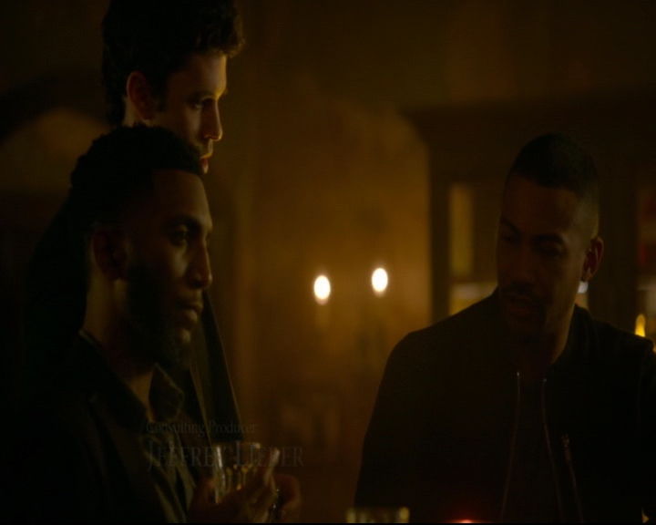 vampirediariesworld-dot-nl_TheOriginals5x07GodsGonnaTroubleTheWater00141.jpg