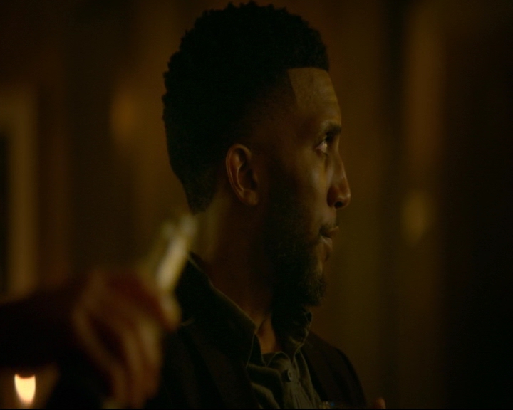vampirediariesworld-dot-nl_TheOriginals5x07GodsGonnaTroubleTheWater00147.jpg