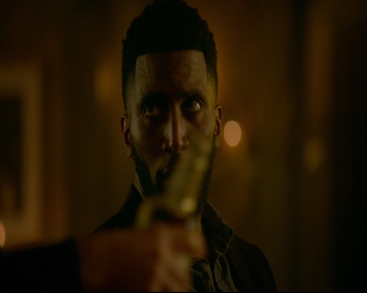 vampirediariesworld-dot-nl_TheOriginals5x07GodsGonnaTroubleTheWater00150.jpg