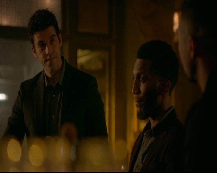 vampirediariesworld-dot-nl_TheOriginals5x07GodsGonnaTroubleTheWater00157.jpg