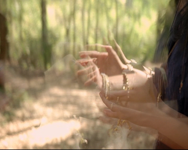 vampirediariesworld-dot-nl_TheOriginals5x07GodsGonnaTroubleTheWater01424.jpg