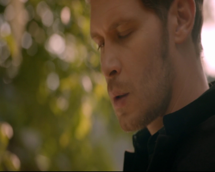 vampirediariesworld-dot-nl_TheOriginals5x07GodsGonnaTroubleTheWater01461.jpg