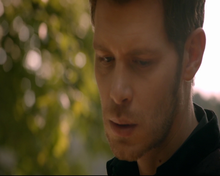 vampirediariesworld-dot-nl_TheOriginals5x07GodsGonnaTroubleTheWater01464.jpg