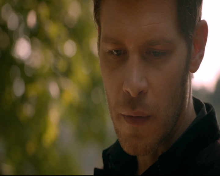vampirediariesworld-dot-nl_TheOriginals5x07GodsGonnaTroubleTheWater01466.jpg
