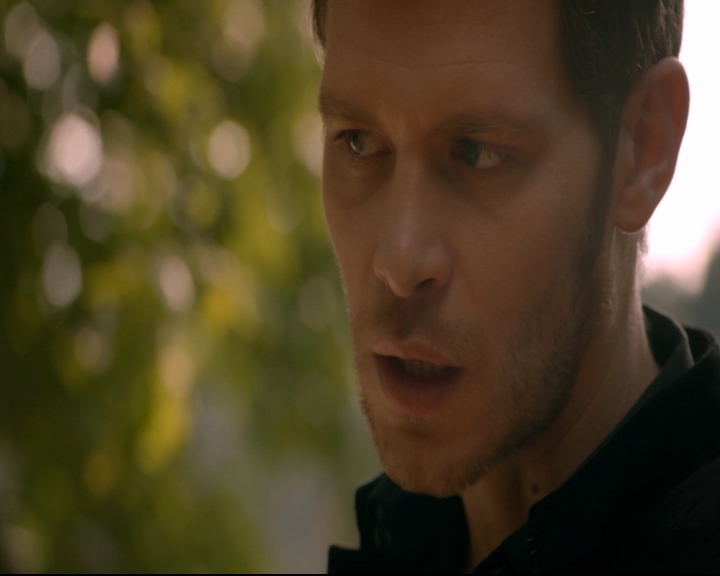 vampirediariesworld-dot-nl_TheOriginals5x07GodsGonnaTroubleTheWater01468.jpg