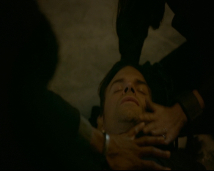 vampirediariesworld-dot-nl_TheOriginals5x07GodsGonnaTroubleTheWater01858.jpg