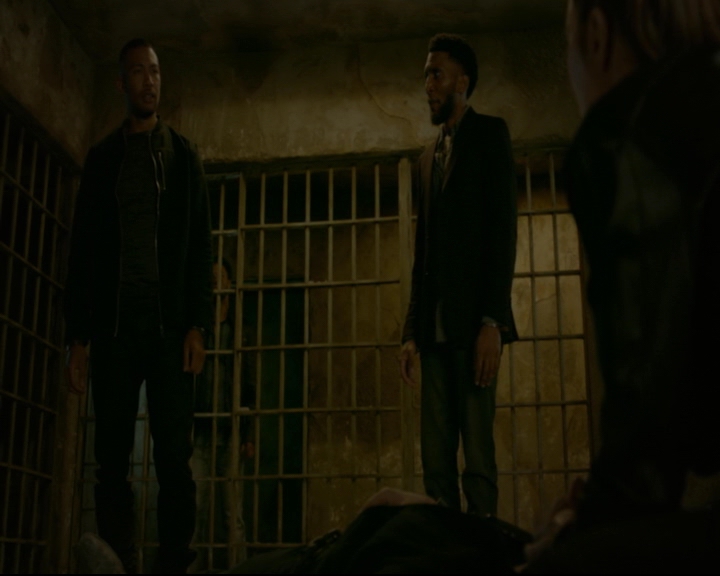vampirediariesworld-dot-nl_TheOriginals5x07GodsGonnaTroubleTheWater01877.jpg