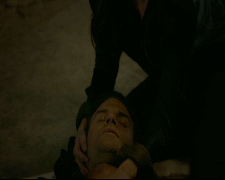 vampirediariesworld-dot-nl_TheOriginals5x07GodsGonnaTroubleTheWater01919.jpg