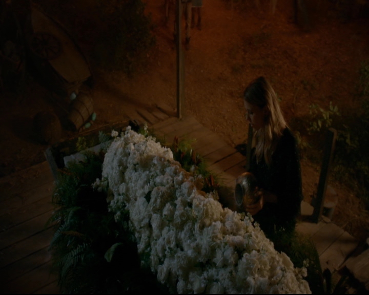 vampirediariesworld-dot-nl_TheOriginals5x07GodsGonnaTroubleTheWater01927.jpg