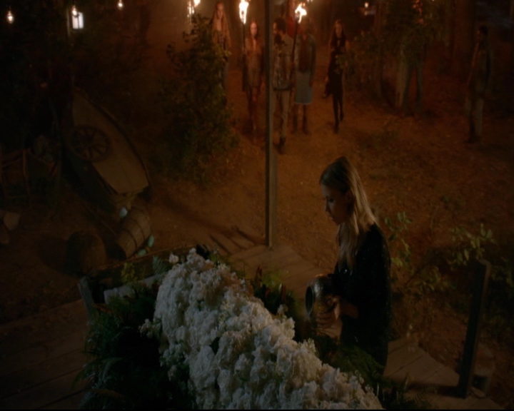 vampirediariesworld-dot-nl_TheOriginals5x07GodsGonnaTroubleTheWater01930.jpg